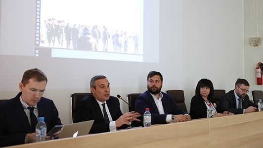 Foto de Josep Lluis Alay con Alexander Dmitrenko en Moscú en marzo del 2019