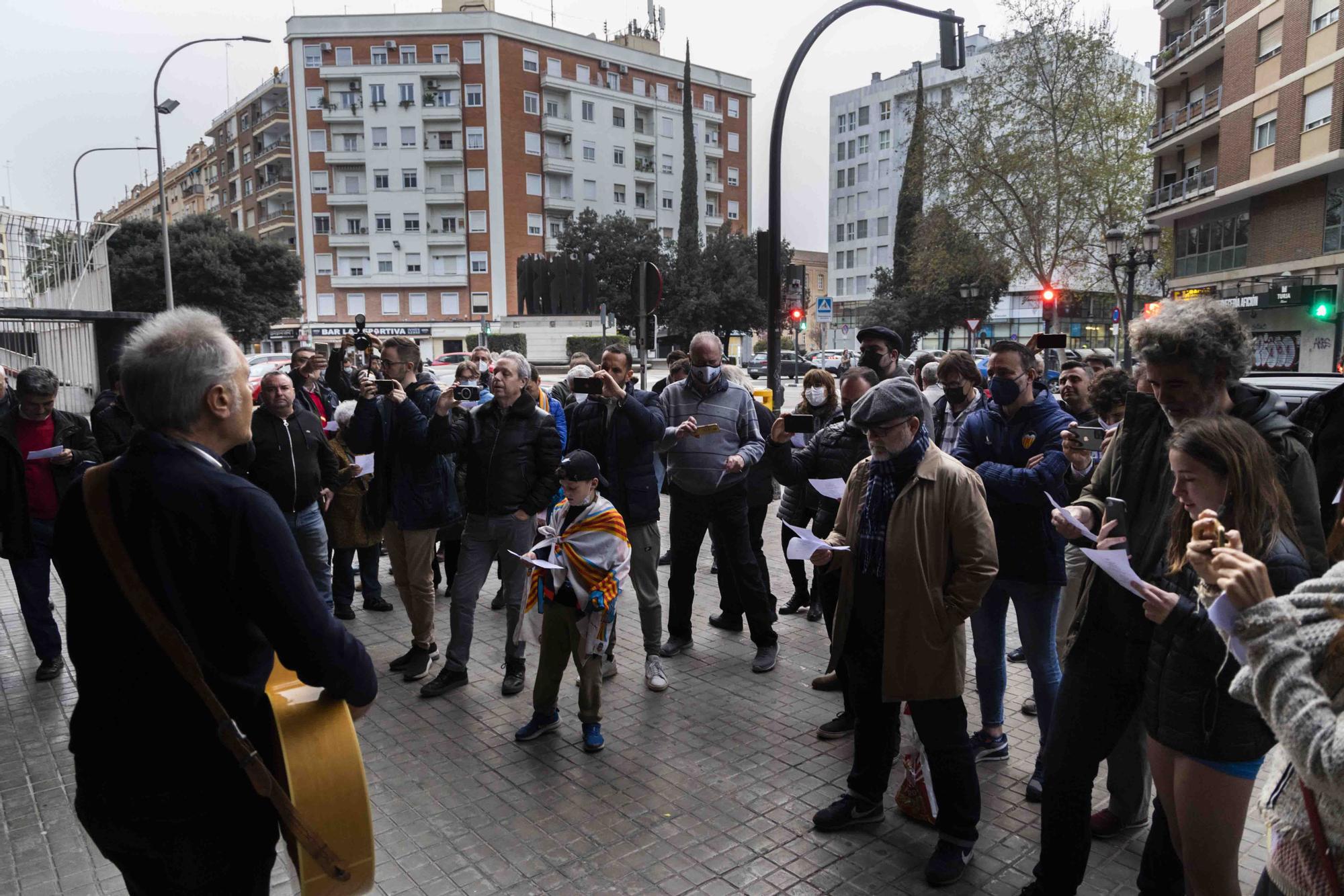 La traca de Forment se convierte en acto de culto del valencianismo