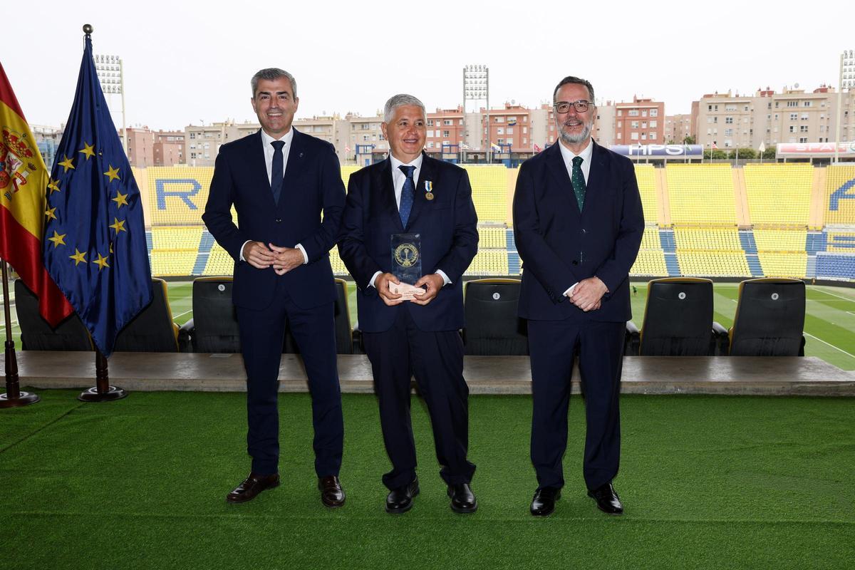 El Gobierno de Canarias reconoce la trayectoria de José Juan Arencibia con la Medalla de Oro al Mérito Deportivo