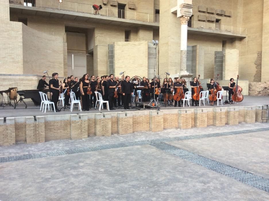 La UMA actúa en el teatro romano de Sagunt.