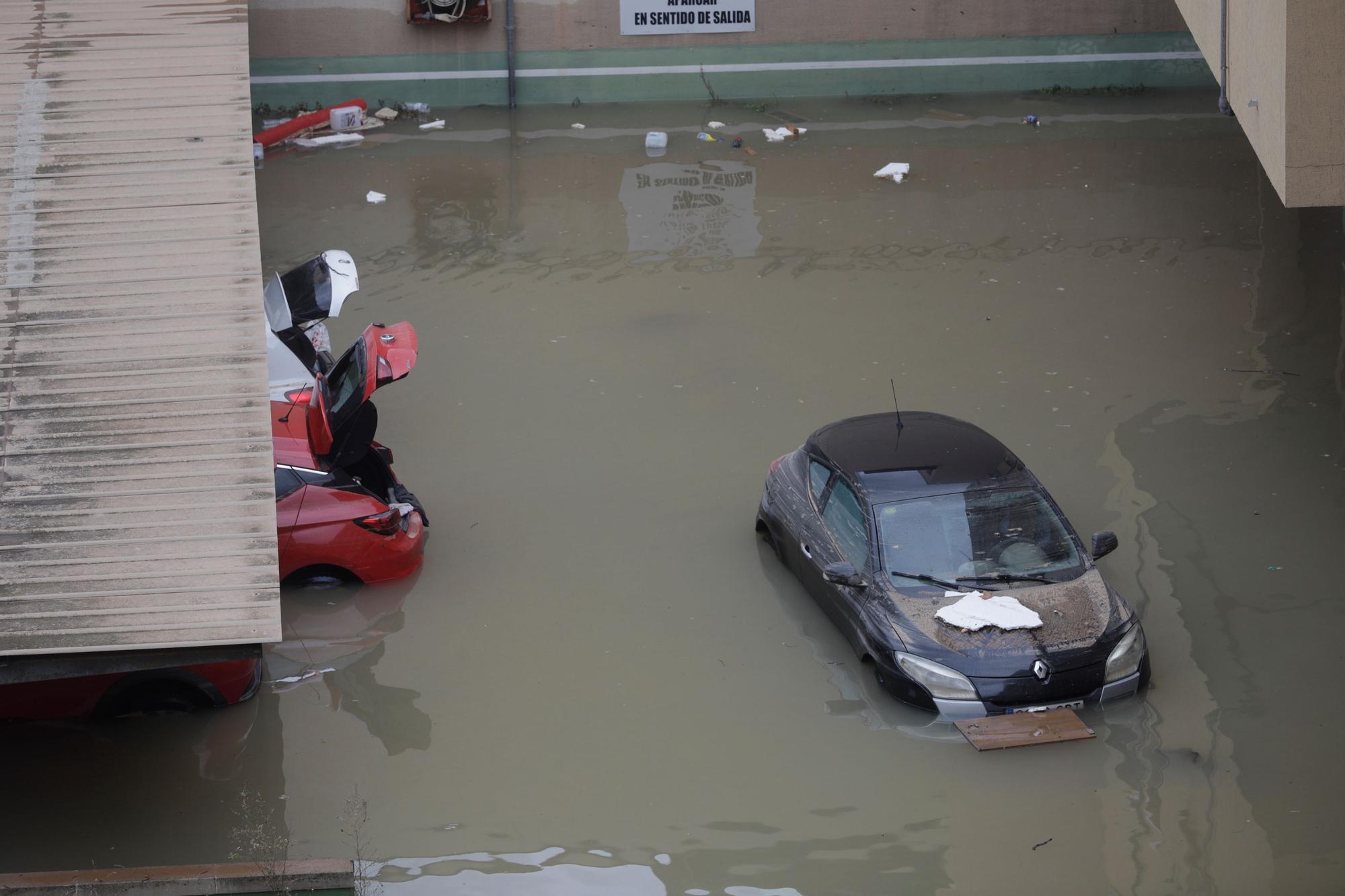 Rohrbruch in Pont d'Inca auf Mallorca setzt Dutzende Autos unter Wasser