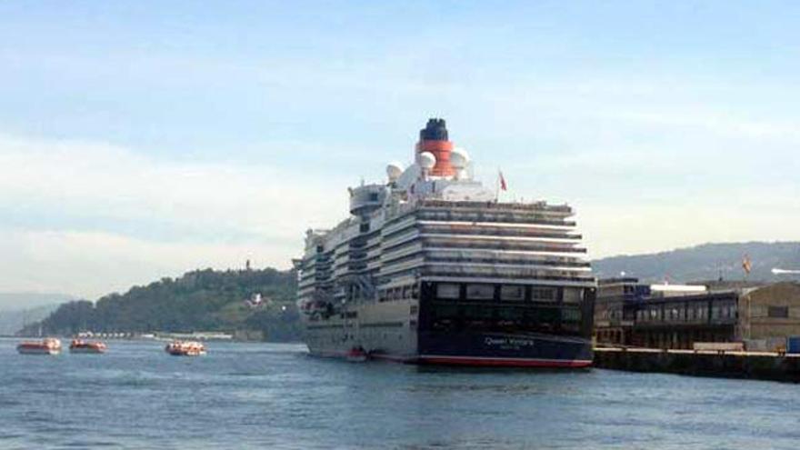 El Queen Victoria, en la Estación Marítima de Vigo. // A.O.