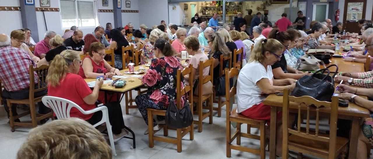 desinfectar reporte principalmente La policía cierra el bingo de mayores de la Bondad, en Cáceres, por orden  de Hacienda - El Periódico Extremadura