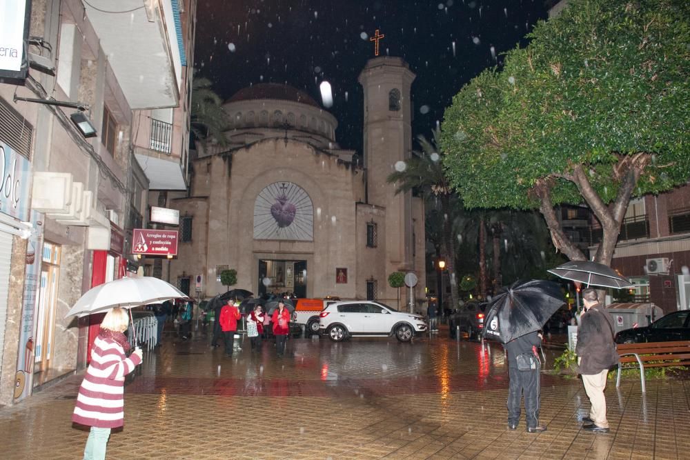 Las cofradías celebran actos en el interior de las parroquias y anulan las estaciones de penitencia