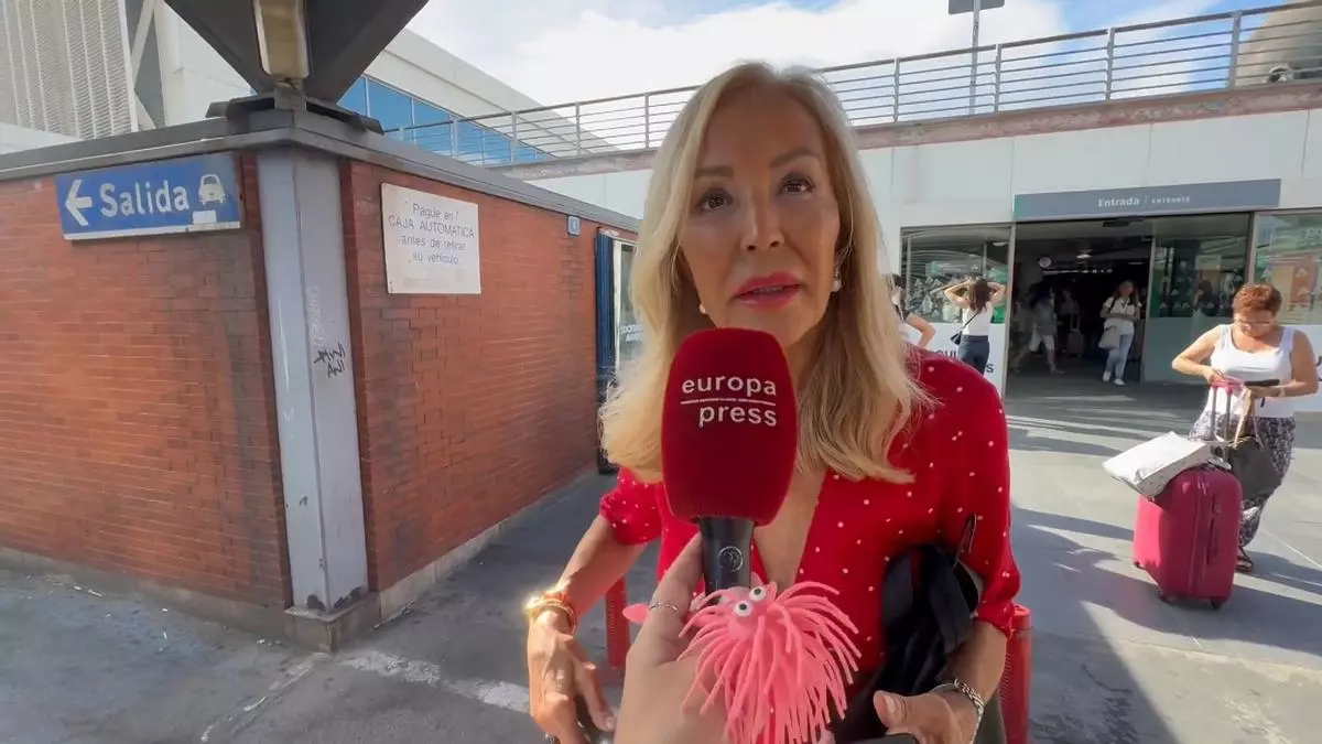 Carmen Lomana se moja tras el criticado posado de Bertín Osborne con su hijo: "Todo el mundo menos yo"