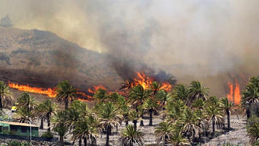El incendio de La Gomera mejora significativamente por el cambio del tiempo