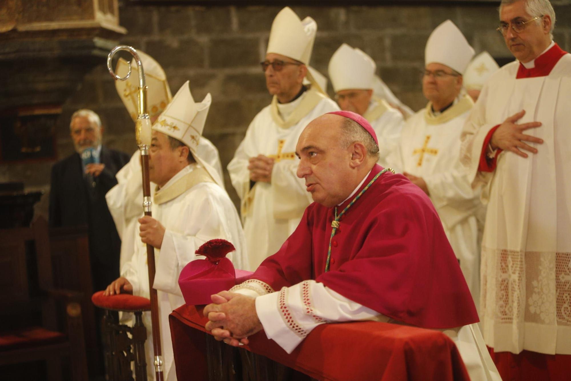 El nuevo arzobispo de València toma posesión en la catedral