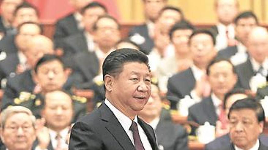Xi maniobra para continuar en el poder un tercer mandato