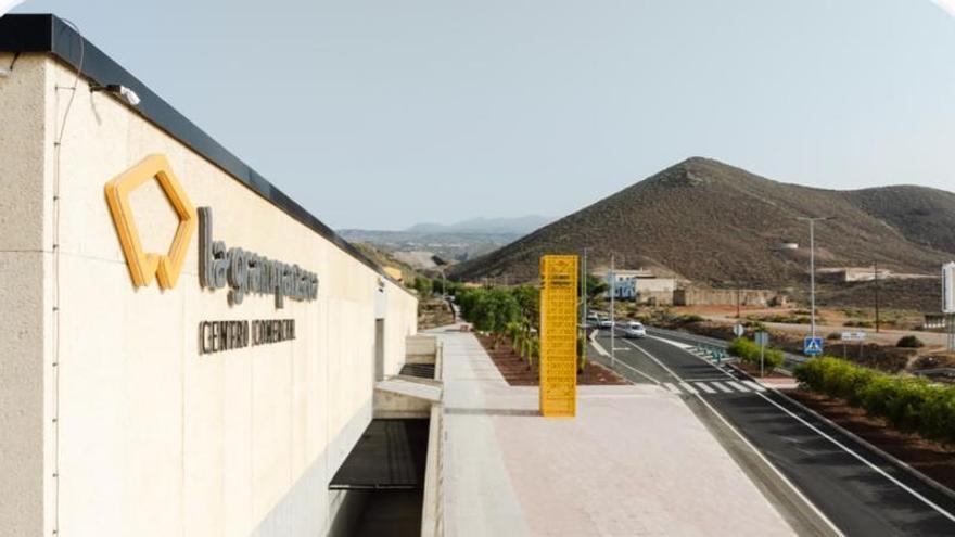 Inauguran "La Gran Manzana", el primer gran centro comercial sostenible en San Miguel de Abona