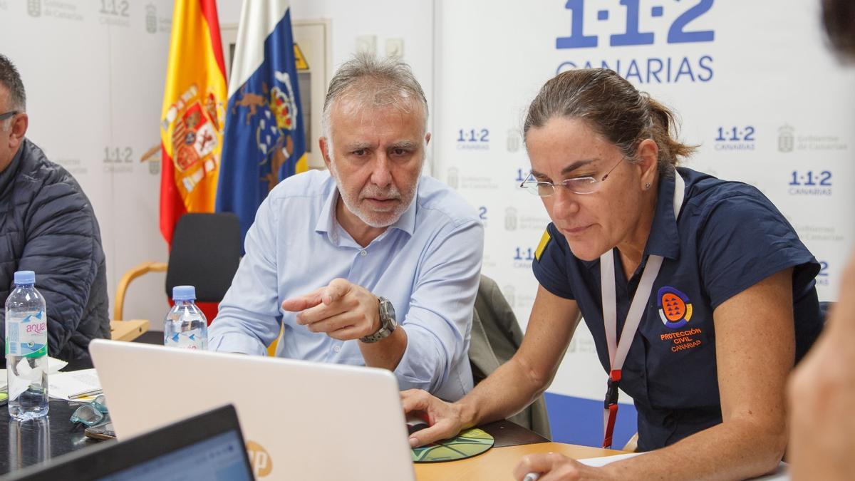 Torres en la reunión  para analizar el avance de la tormenta &#039;Hermine&#039;