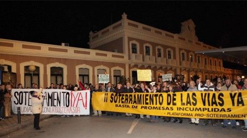 Manifestación a favor del soterramiento