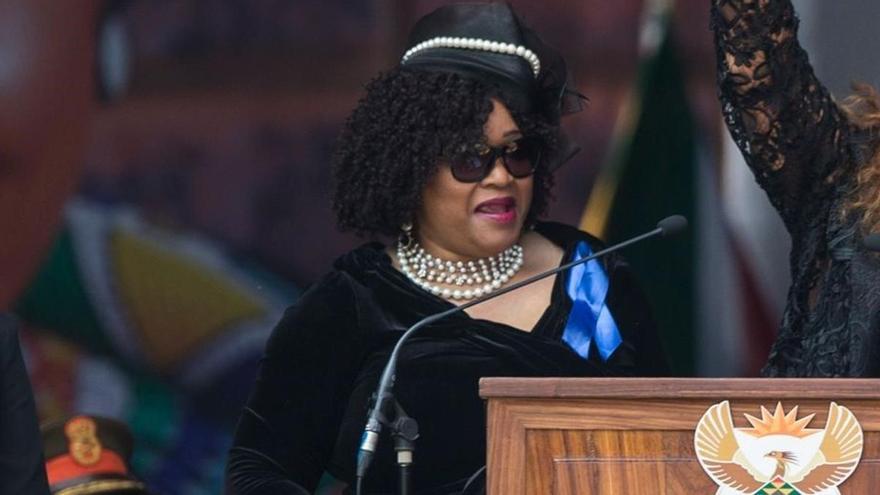 Muere Zindzi Mandela, hija de Nelson Mandela, a los 59 años