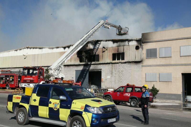 Arde una nave de curtido de pieles en Lorca