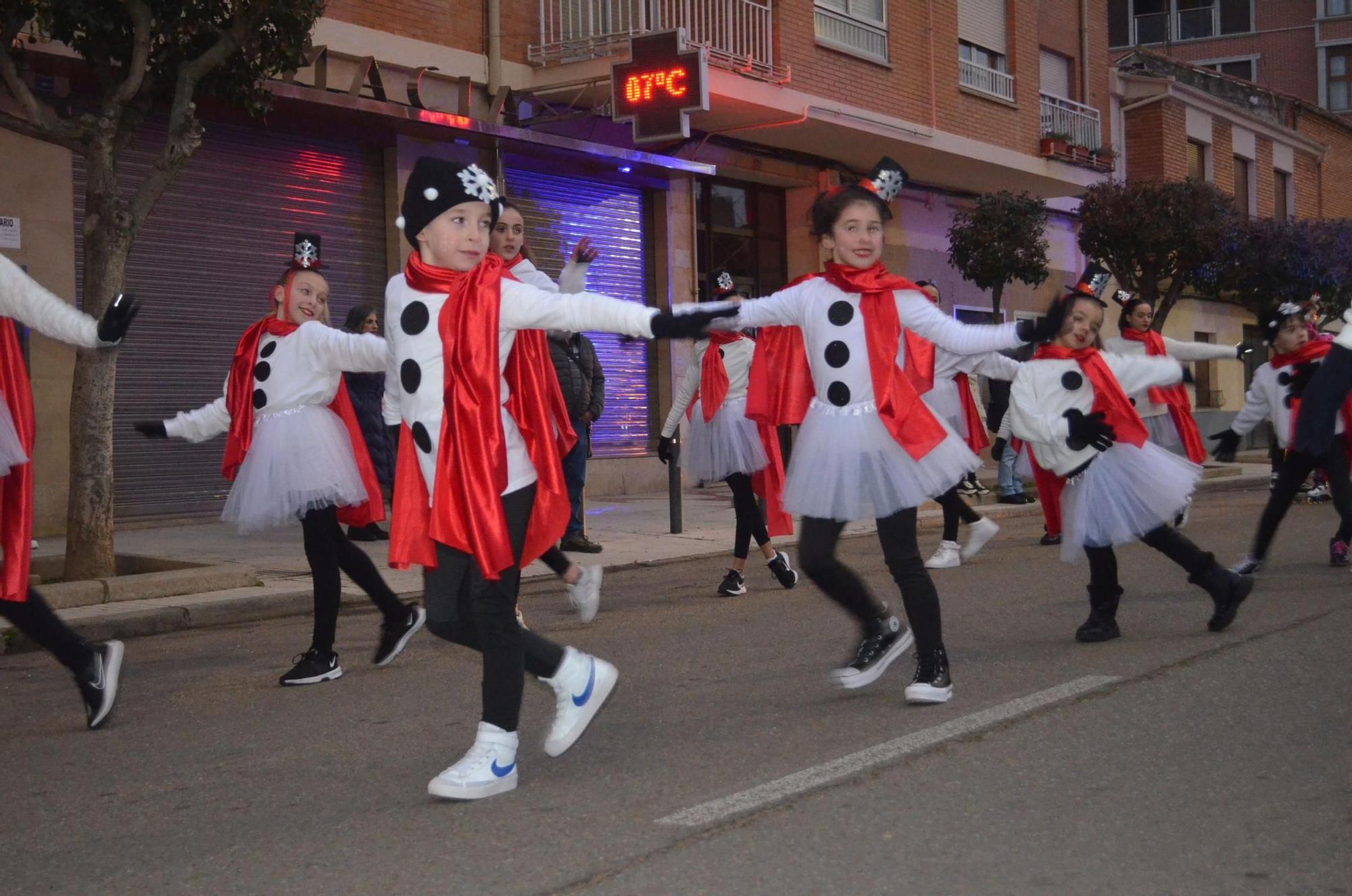 GALERÍA | Los niños de Benavente disfrutan de la Cabalgata de Papá Noel