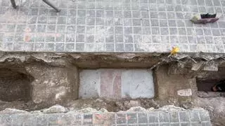 Hallan restos medievales y huesos en la plaza de San Agustín durante las obras de remodelación