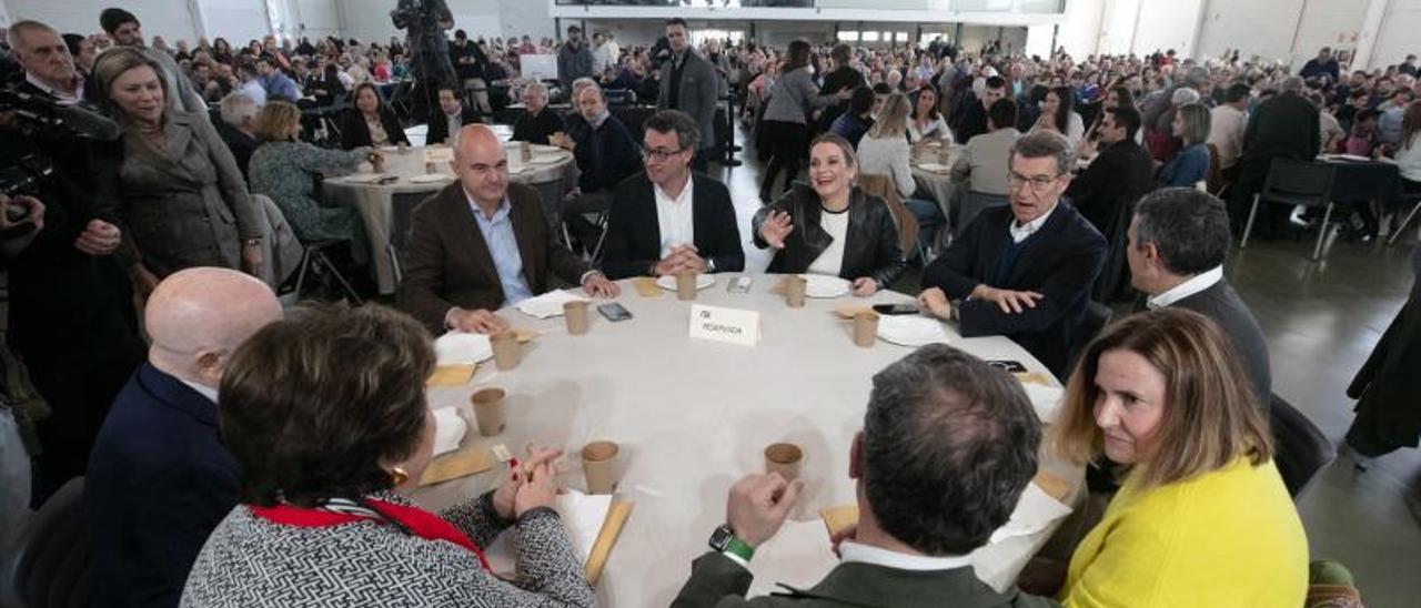 Marí, Costa, Prohens, y Feijoo, en el reciente acto electoral del PP en el Recinto Ferial. | VICENT MARÍ