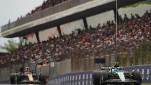 Fernando Alonso y Checo Pérez durante el GP de España 2023