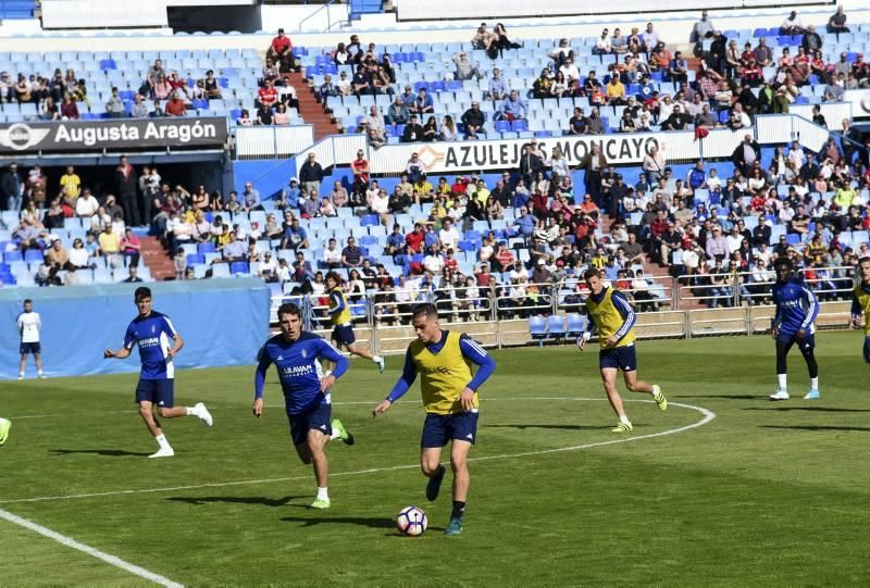 Entrenamiento a puerta abierta del Real Zaragoza en La Romareda