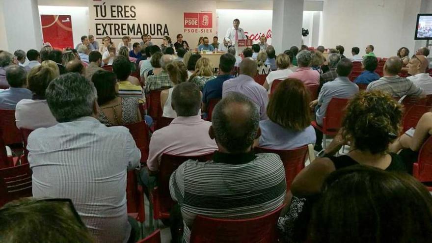 Las primarias del PSOE extremeño se celebrarán el 16 de julio y el 23 de julio sería la segunda vuelta