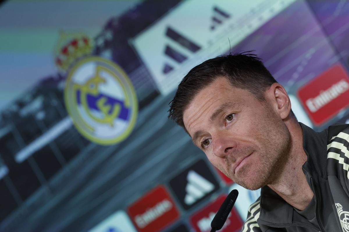 Xabi Alonso, durante la rueda de prensa posterior al entrenamiento de este sábado previo al Madrid-Barça.