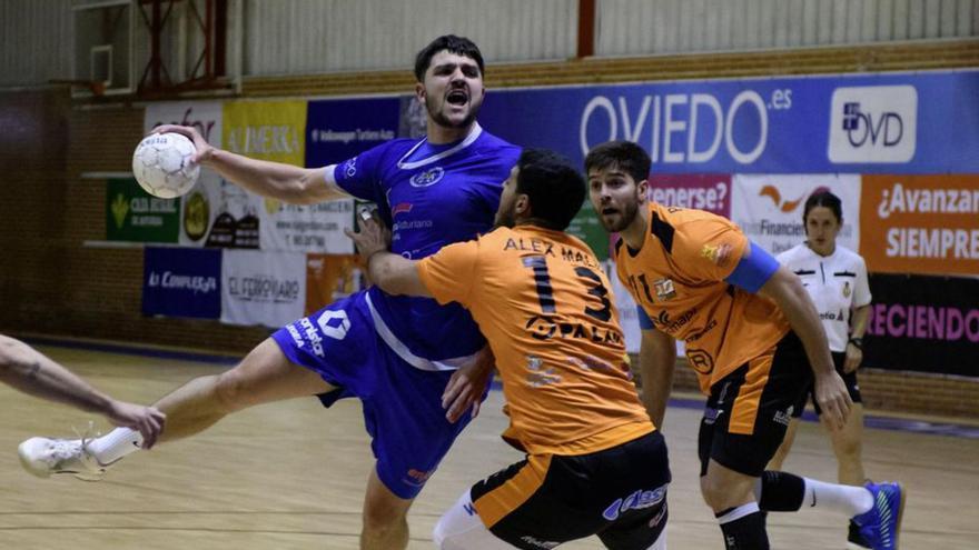 Javier Sanz, en un partido del Unión Financiera Base Oviedo. |