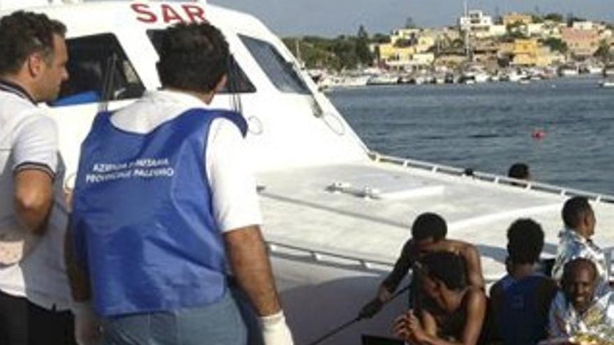 400 inmigrantes podrían haber muerto al intentar alcanzar la costa italiana