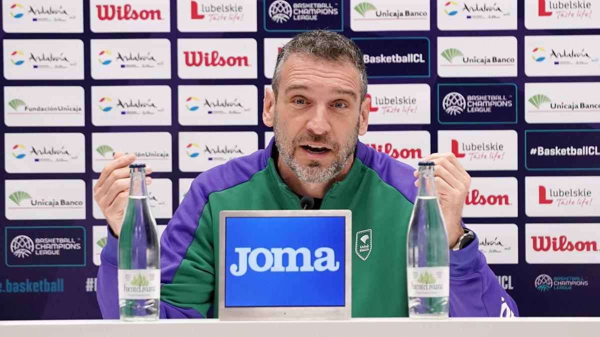 Ibon Navarro, en la sala de prensa del Palacio Martín Carpena.