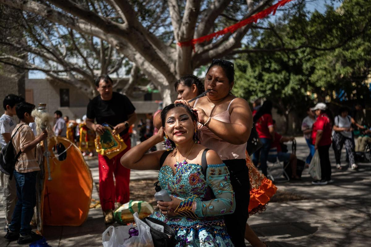 Fiesta de la virgen de Copacabana de la comunidad boliviana en Tenerife