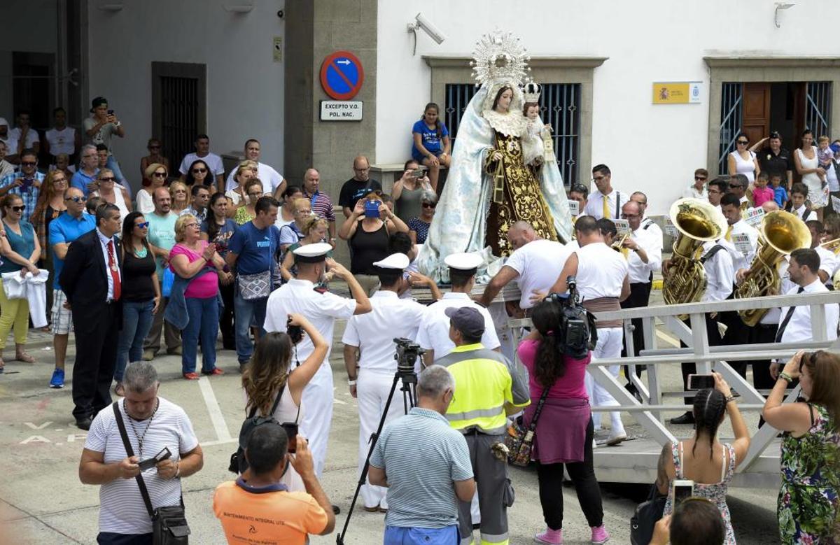 Procesión marítima de la Virgen del Carmen Procesión marítima de la Virgen del Carmen