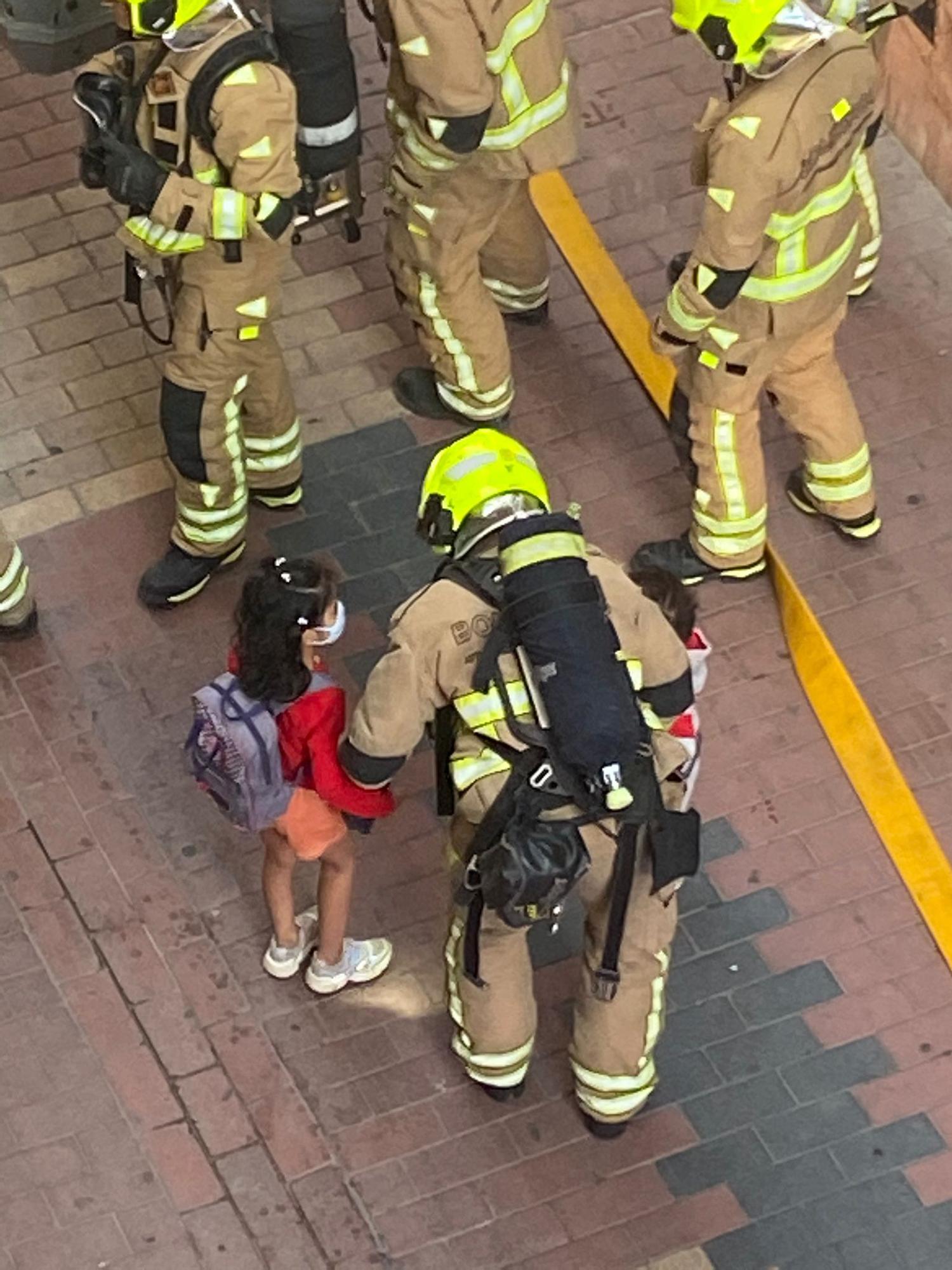 Una familia, cuatro de ellos menores, evacuada en un incendio en El Gancho