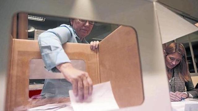 Recuento de votos emitidos en el colegio barcelonés de La Salle de Gracia, el pasado 9 de noviembre.