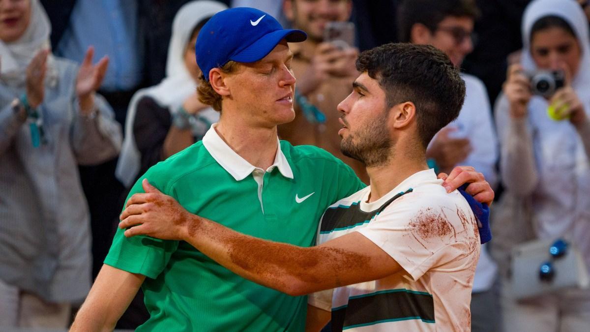 Alcaraz y Sinner tras la final de Roland Garros