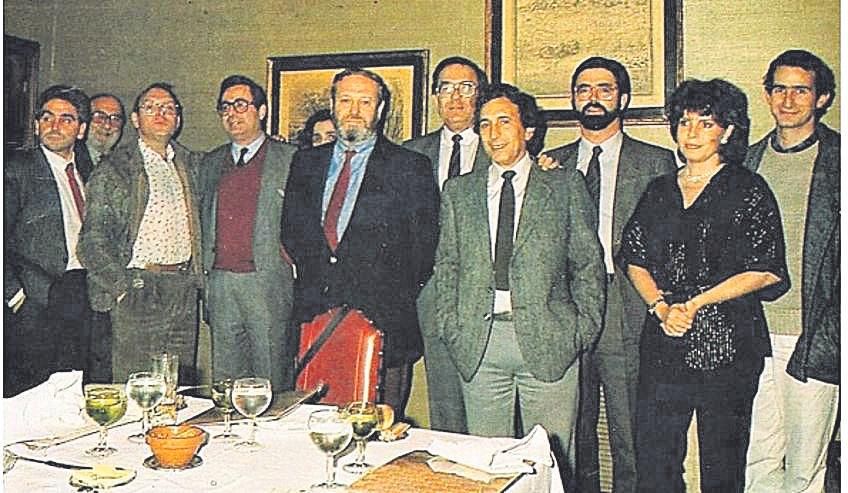 Balbín con su equipo, en una foto de 1986.