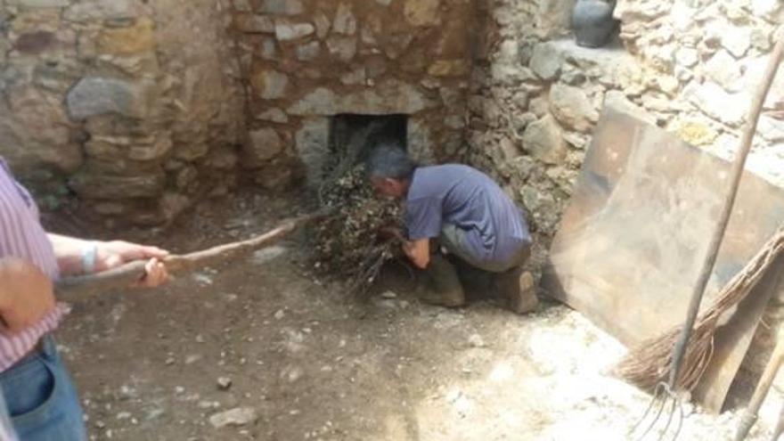 Fonteta Comença la cuita de calç en el forn