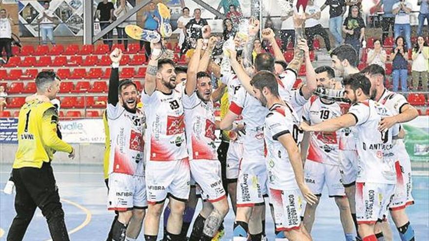 El Club Balonmano Pozoblanco asciende a Primera División Nacional