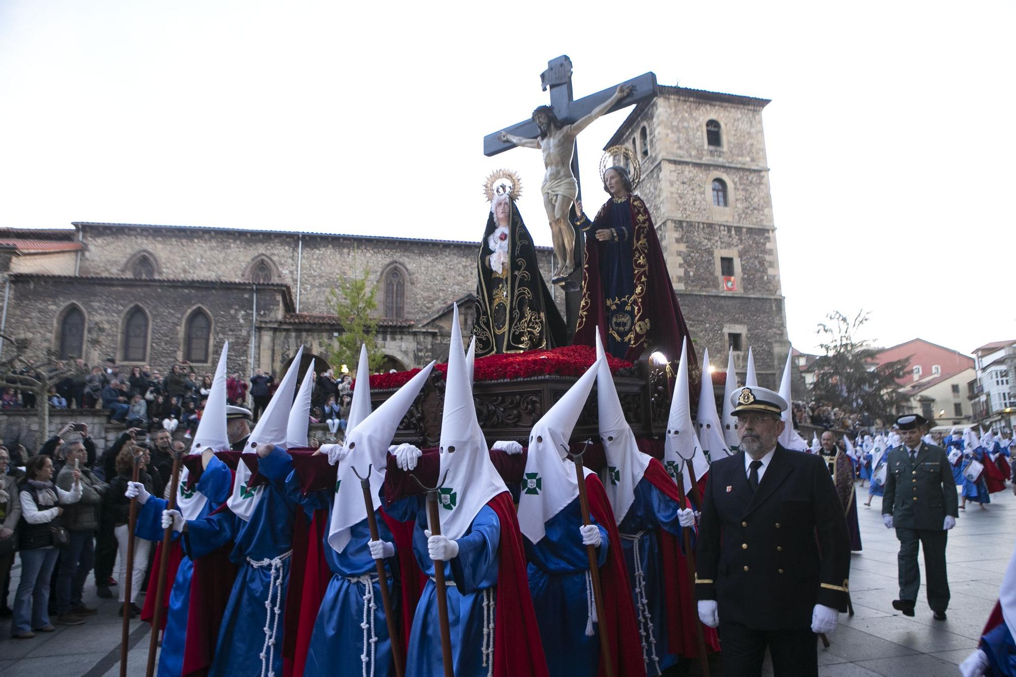 Jueves Santo en Avilés: Procesión del Silencio con los "sanjuaninos"