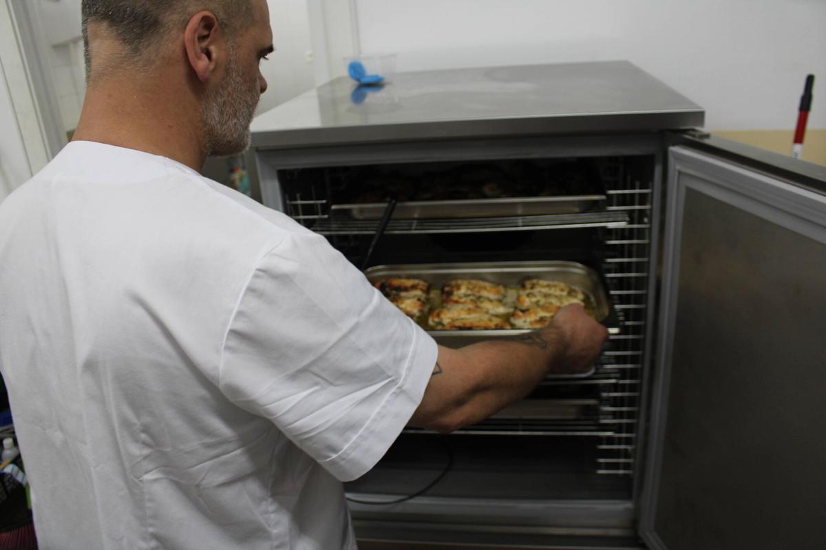 Reportaje en el Comedor Social Amicos de Mieres puesta en marcha del Catering