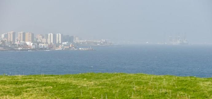 22-02-2019 LAS PALMAS DE GRAN CANARIA. Calima sobre la capital. Fotógrafo: ANDRES CRUZ