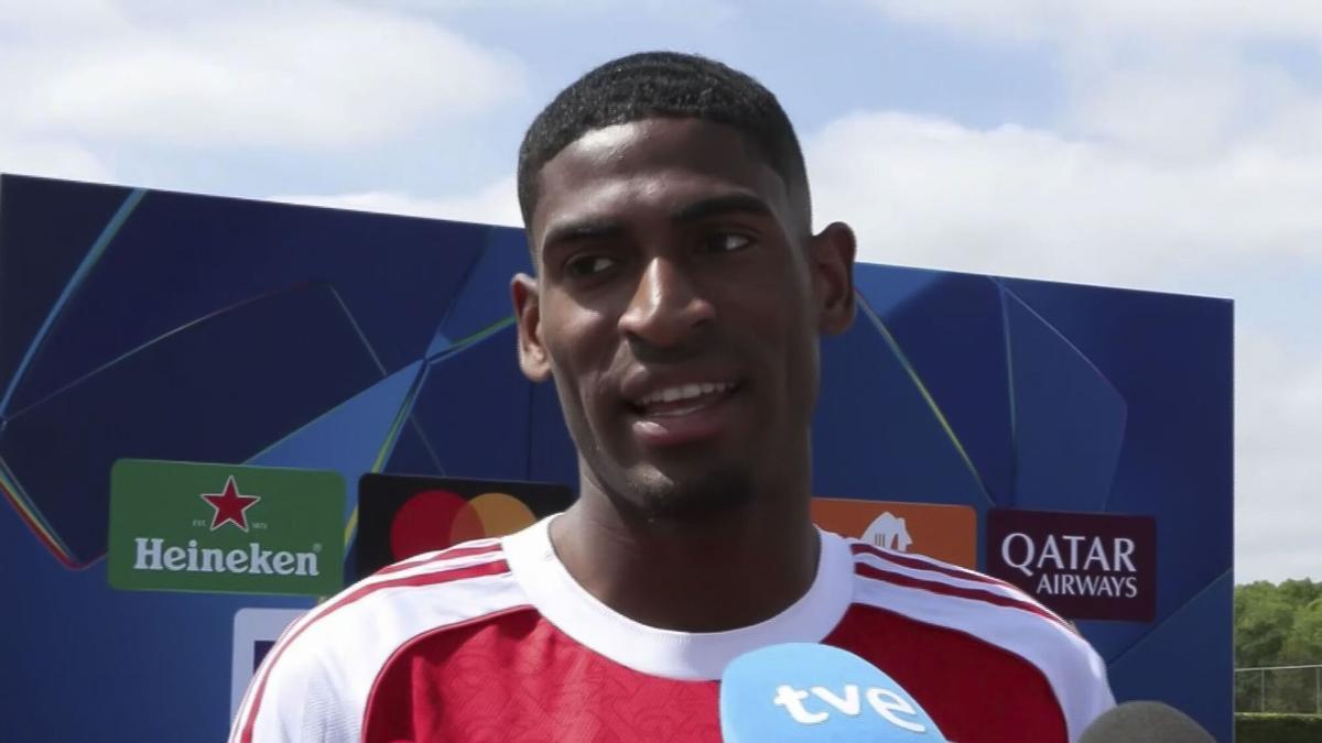 Mosquera habla de la final de Champions y el título de la Premier