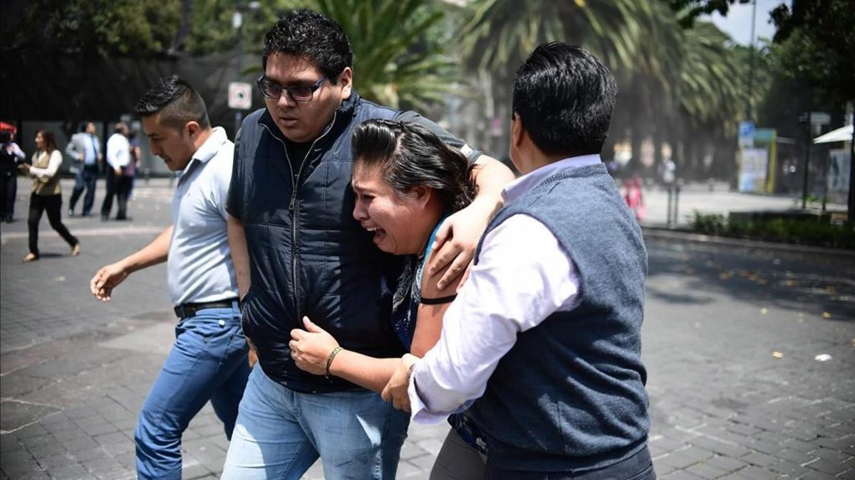 Un fuerte terremoto sacude México desde Puebla hasta el DF.