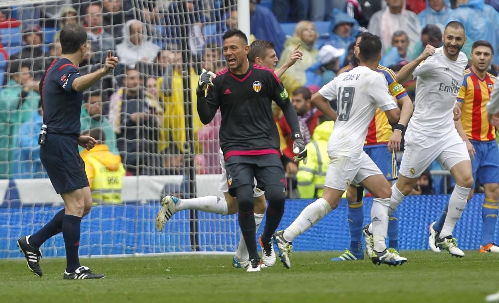 Las mejores imágenes del partido entre el Real Madrid y el Valencia.