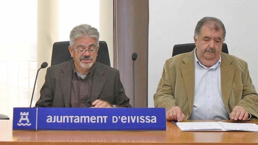 Vicent Ferrer y Joan Serra Mayans en una rueda de prensa sobre el proyecto Eivissa Crea.