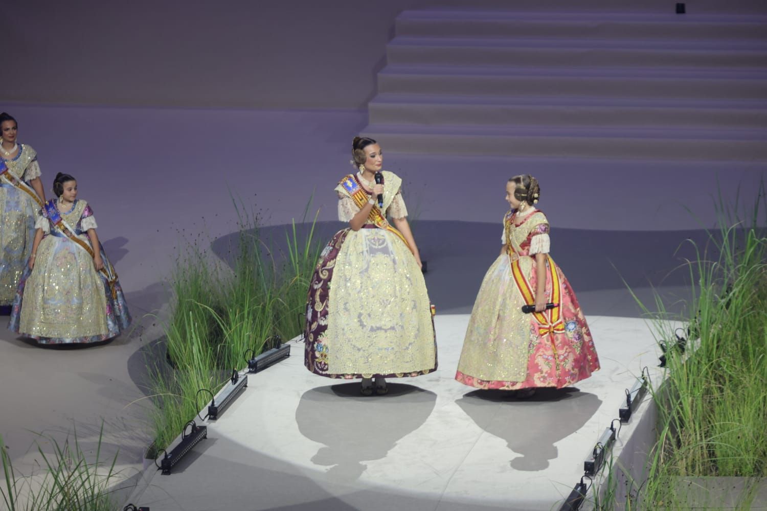 Berta Peiró y Lucía García dicen adiós a su año como falleras mayores de València 2025