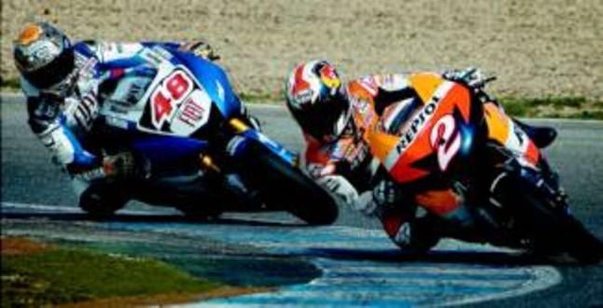 Dani Pedrosa (Honda) i Jorge Lorenzo (Yamaha) van coincidir ahir, a Jerez, durant un parell de voltes en els primers entrenaments del GP zero. Dani Pedrosa (Honda) i Jorge Lorenzo (Yamaha) van coincidir ahir, a Jerez, durant un parell de voltes en els primers entrenaments del GP zero.