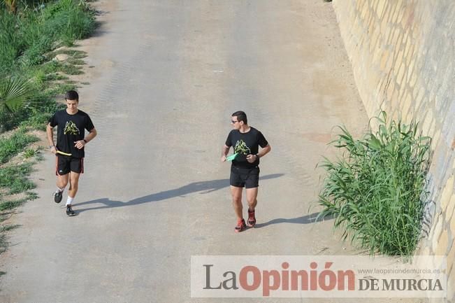 Marcha Nórdica en la mota del río Segura