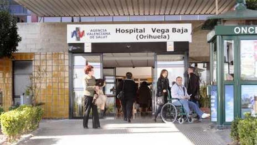 El Hospital traslada a pacientes a Torrevieja y Elche por falta de camas