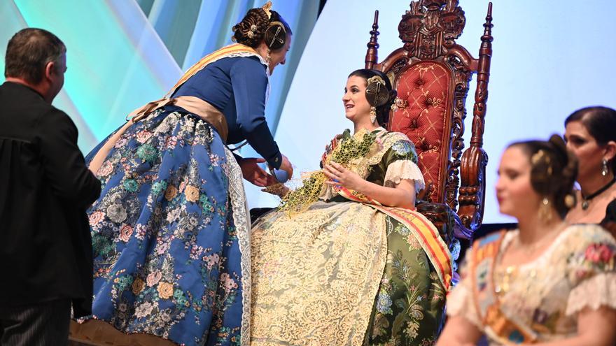 Burriana se viste de gala en la pleitesía a la reina fallera de 2023, Silvia Navarro