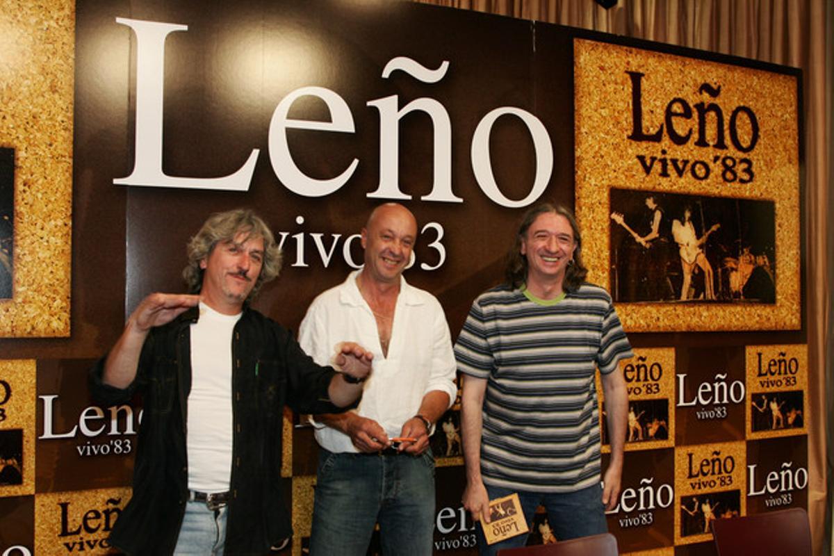 Foto del 13-6-06 en la presentació d’un disc de Leño a Madrid. D’esquerra a dreta, Ramiro Peñas, Tony Urbano i Rosendo. Foto del 13-6-06 en la presentació d’un disc de Leño a Madrid. D’esquerra a dreta, Ramiro Peñas, Tony Urbano i Rosendo.