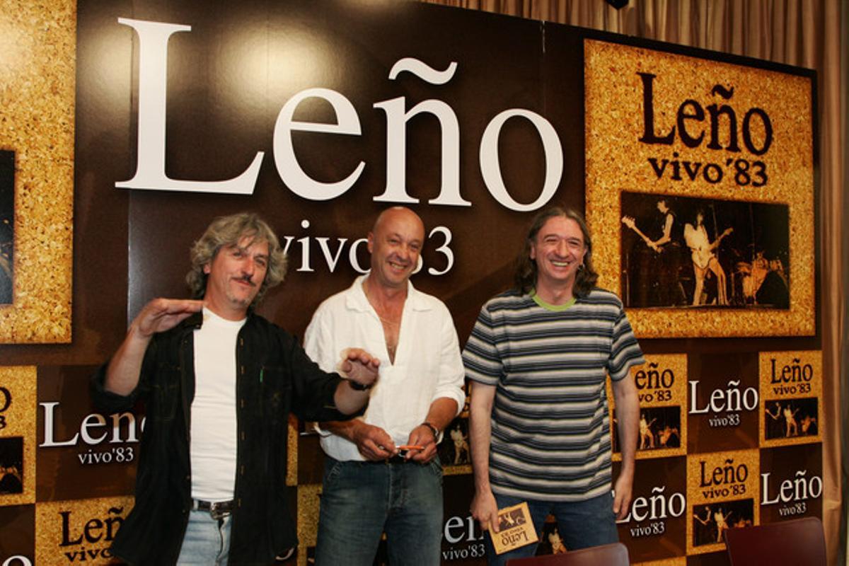 Foto del 13-6-06 en la presentació d’un disc de Leño a Madrid. D’esquerra a dreta, Ramiro Peñas, Tony Urbano i Rosendo.