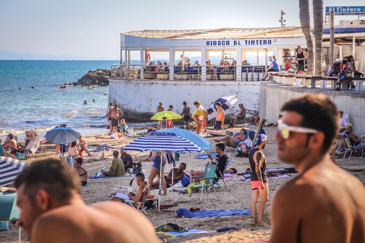 El restaurante de la playa urbana más popular es un referente del verano en Torrevieja